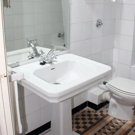 Medium Renaixenca Hotell