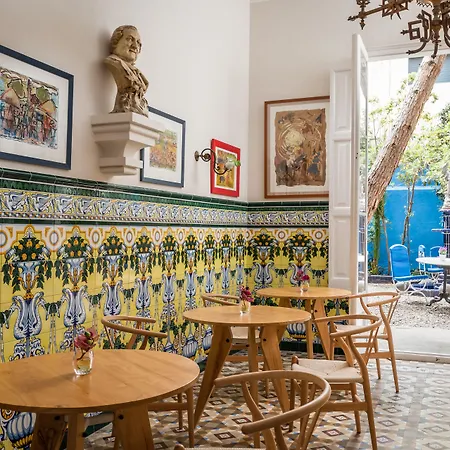 Medium Renaixenca Готель *