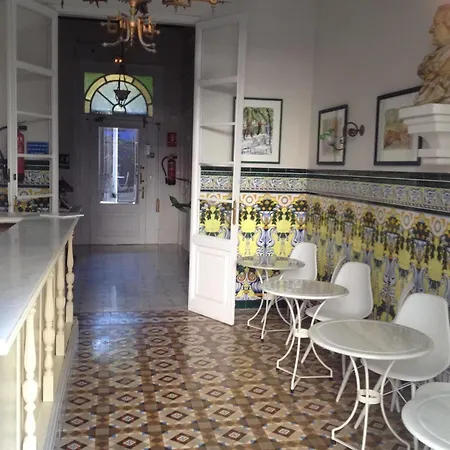 Medium Renaixenca Готель *