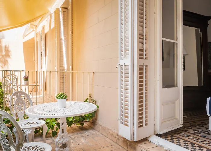 酒店 雷纳新卡媒介酒店 *