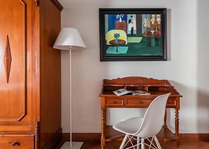 雷纳新卡媒介酒店 * 锡切斯