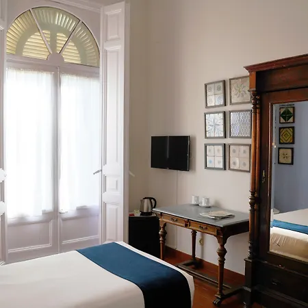 Medium Renaixenca Otel *