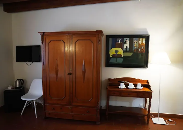 Medium Renaixenca Otel *