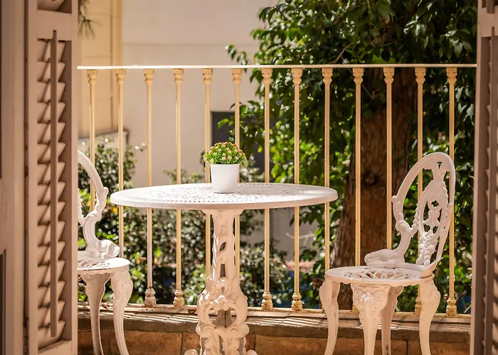 Medium Renaixenca Otel *