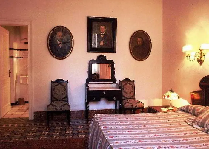 Otel Medium Renaixenca Sitges